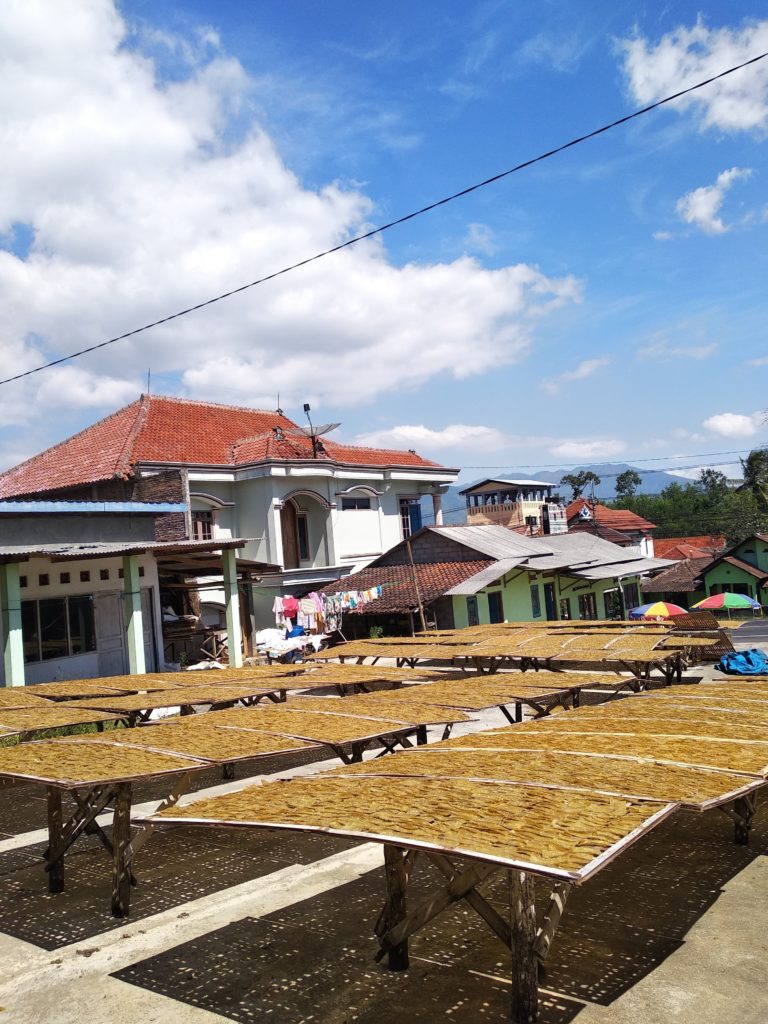 grosir kerupuk tempe, pabrik kerupuk tempe